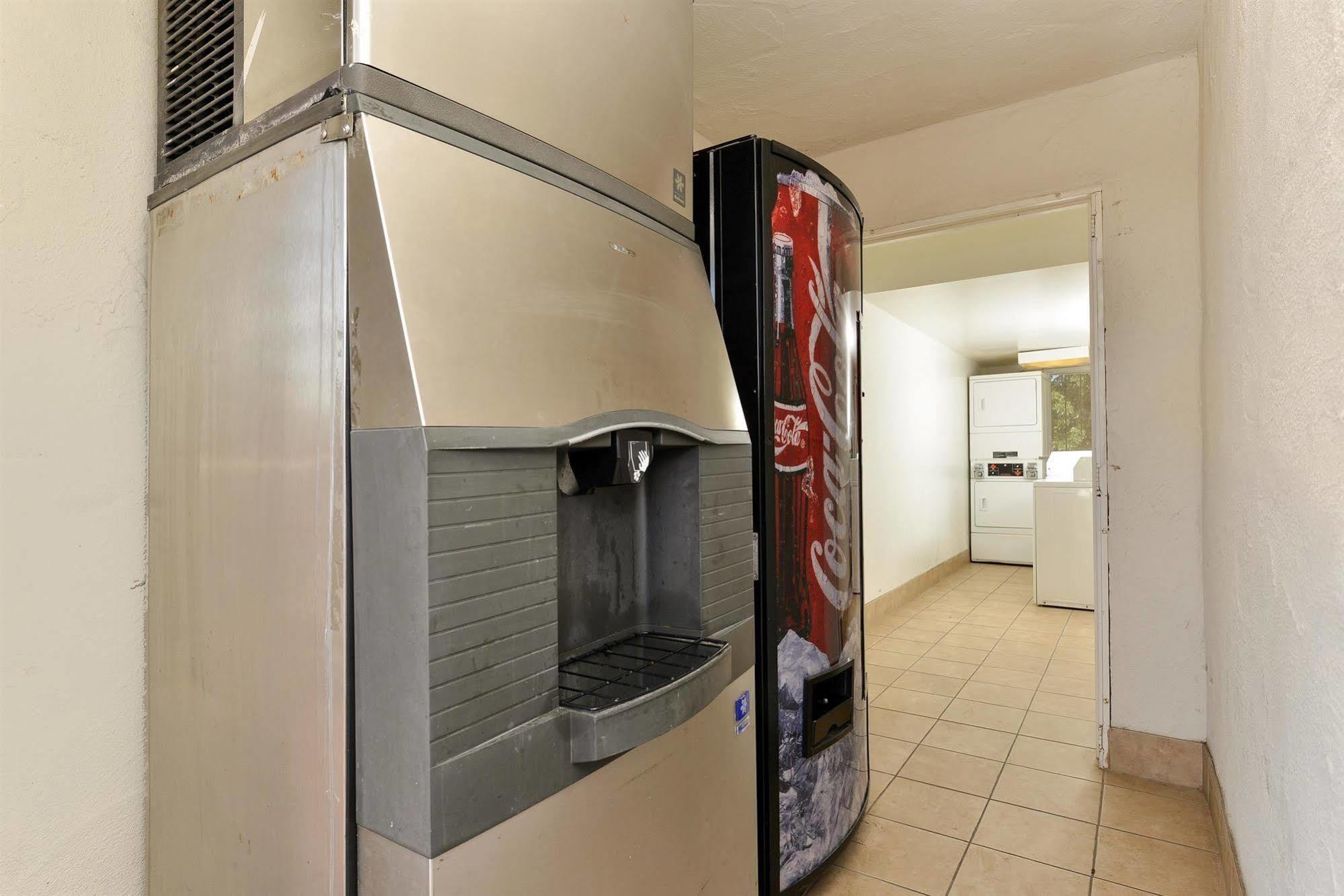 Motel 6-Vista, Ca Bagian luar foto
