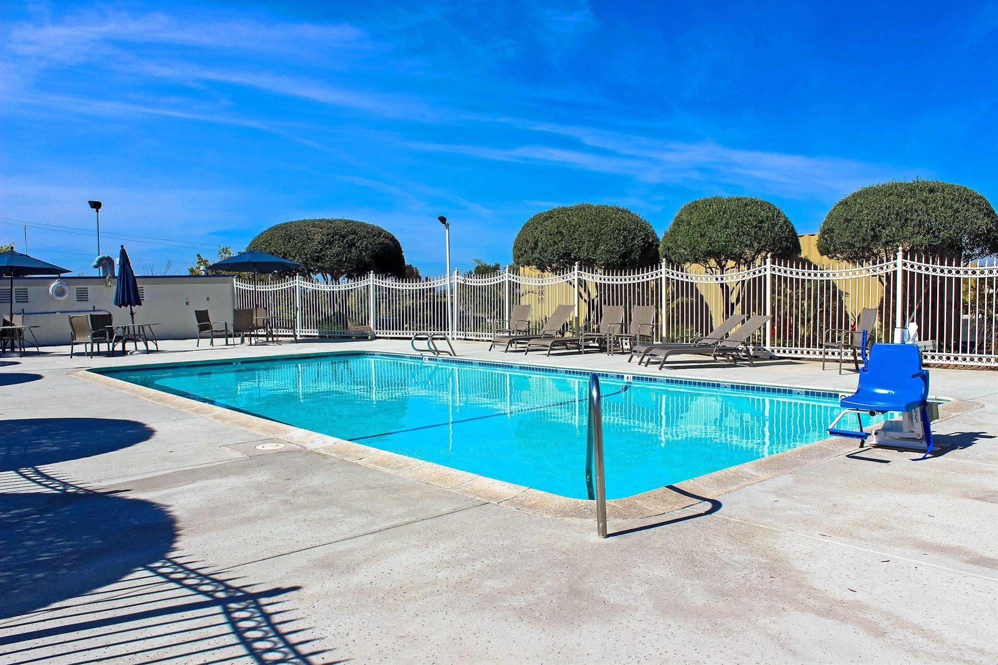 Motel 6-Vista, Ca Bagian luar foto